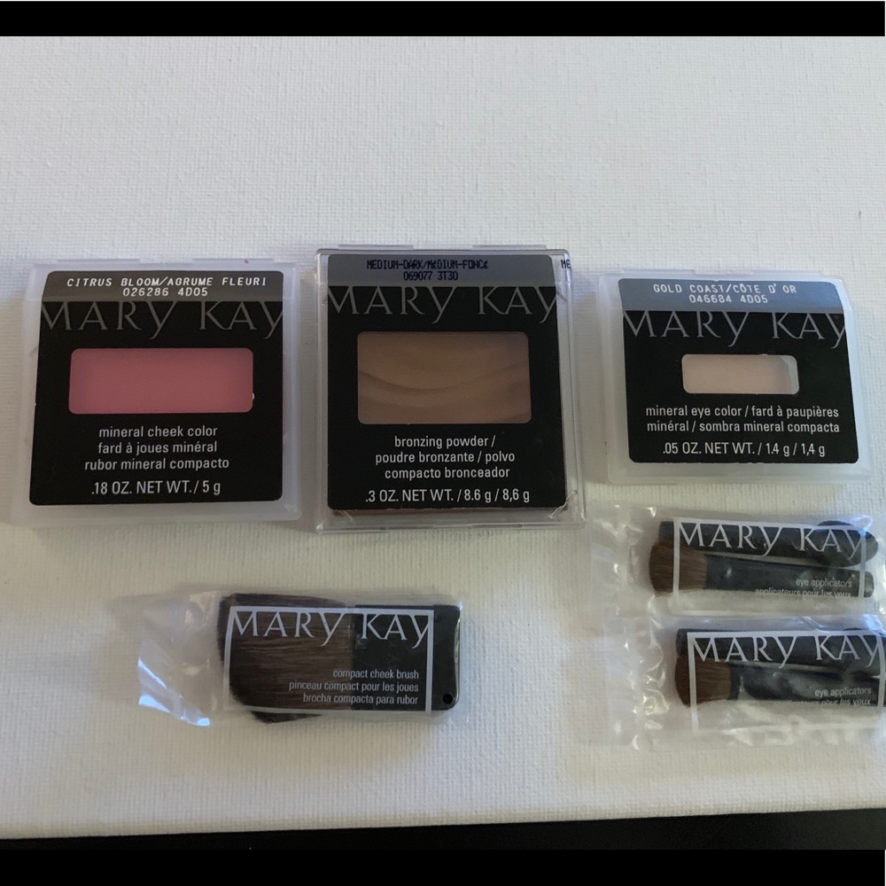 MARY KAY BUNDLE of Makeup